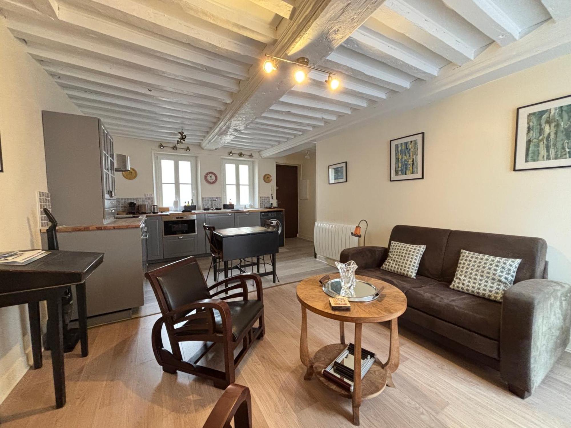 Les Remparts Apt Spacieux 1 Er Etage Renove Joliment Decore Bien Equipe Plein Centre Bayeux Proche Plages Du Debarquement Parking Gratuit A Proximite 외부 사진