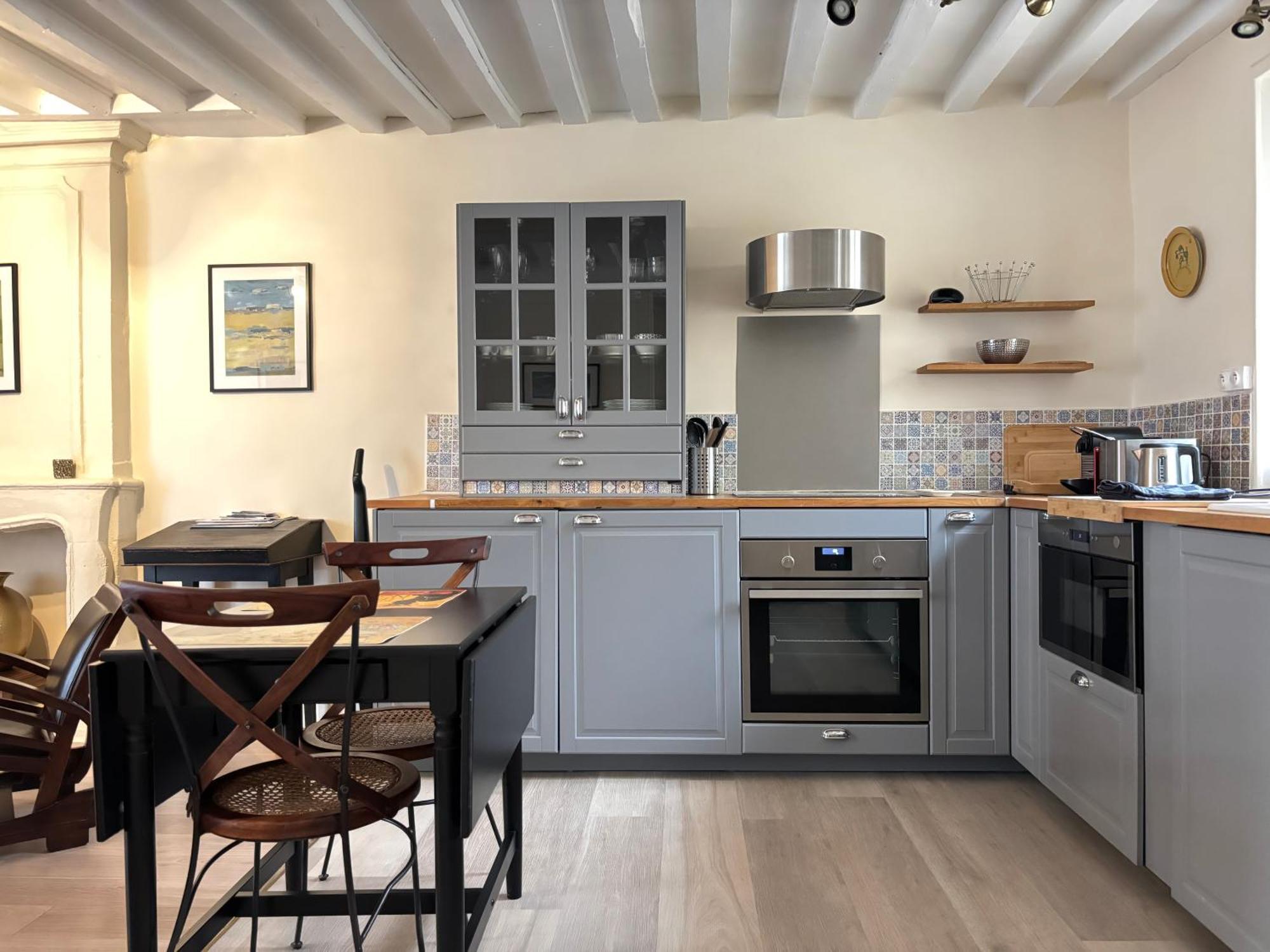 Les Remparts Apt Spacieux 1 Er Etage Renove Joliment Decore Bien Equipe Plein Centre Bayeux Proche Plages Du Debarquement Parking Gratuit A Proximite 외부 사진