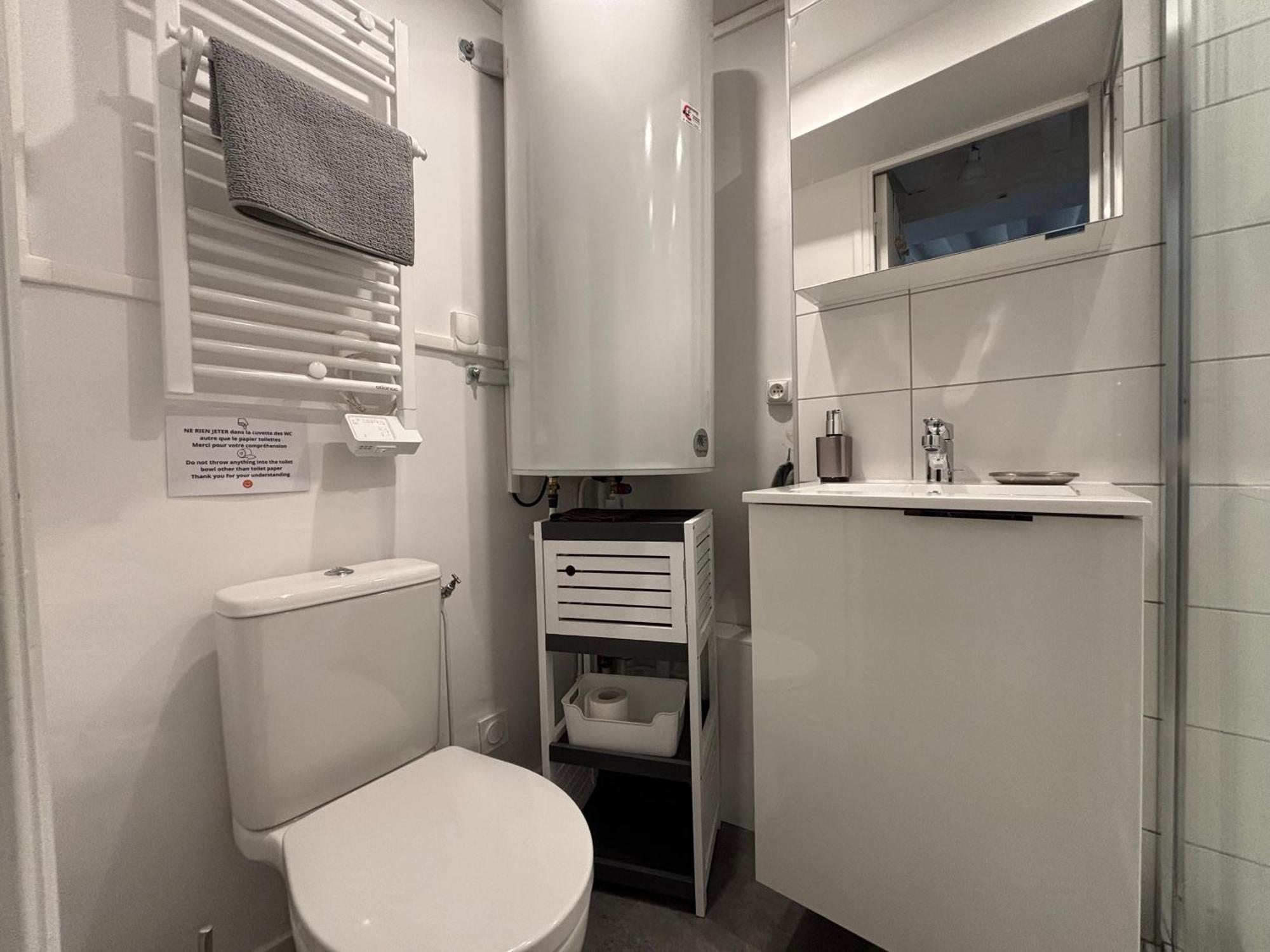 Les Remparts Apt Spacieux 1 Er Etage Renove Joliment Decore Bien Equipe Plein Centre Bayeux Proche Plages Du Debarquement Parking Gratuit A Proximite 외부 사진