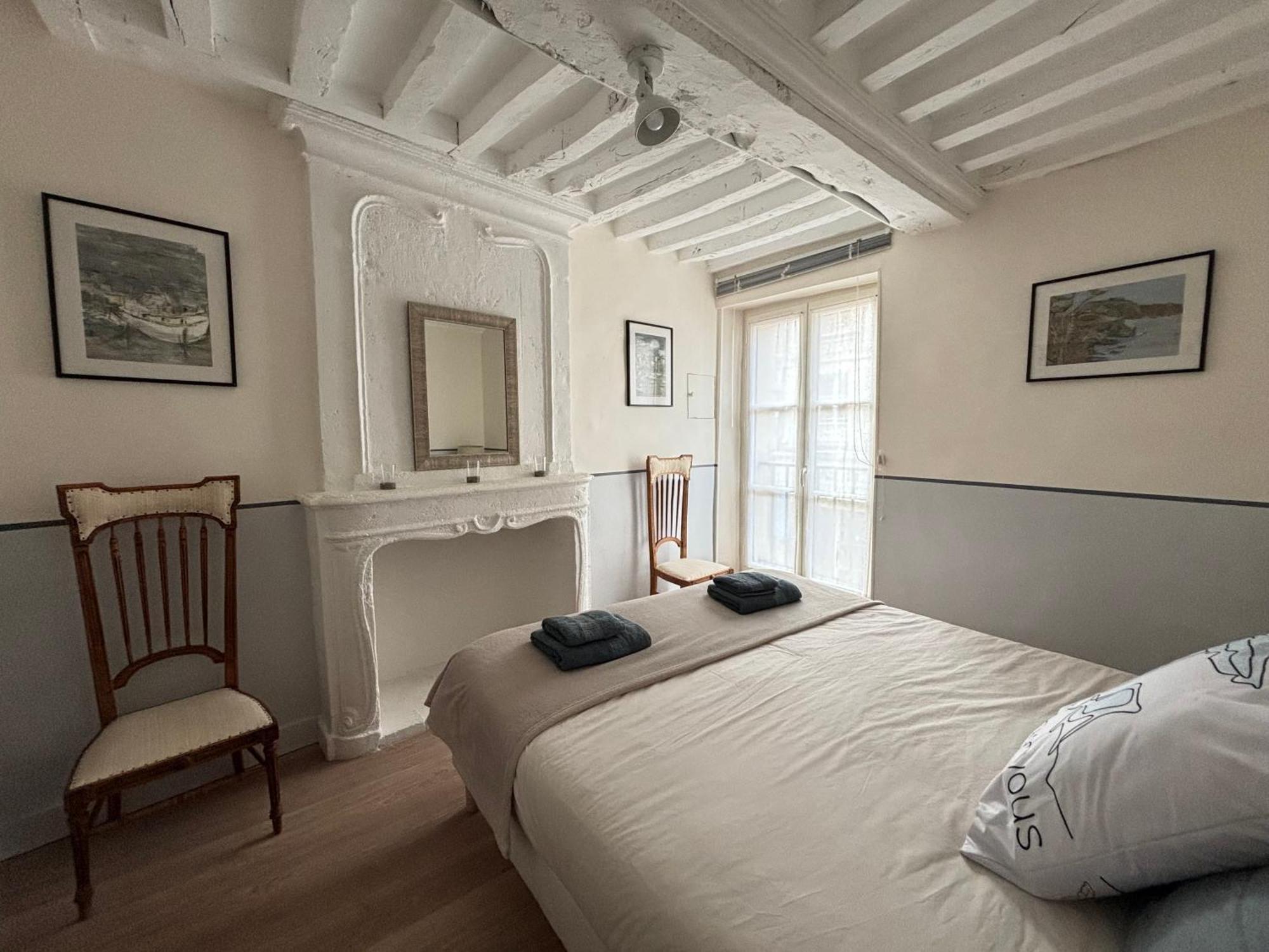Les Remparts Apt Spacieux 1 Er Etage Renove Joliment Decore Bien Equipe Plein Centre Bayeux Proche Plages Du Debarquement Parking Gratuit A Proximite 외부 사진
