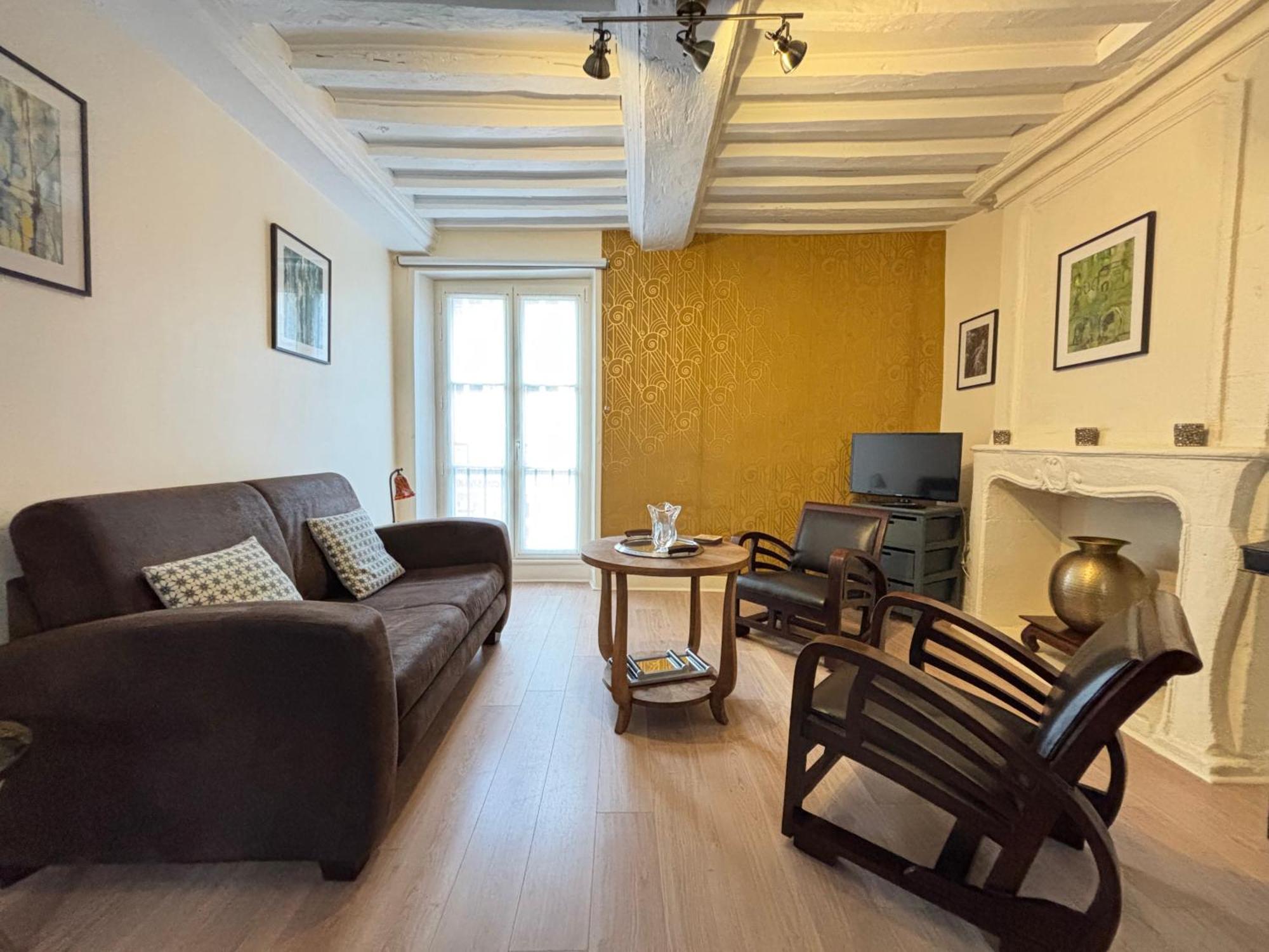 Les Remparts Apt Spacieux 1 Er Etage Renove Joliment Decore Bien Equipe Plein Centre Bayeux Proche Plages Du Debarquement Parking Gratuit A Proximite 외부 사진